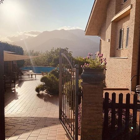 Villa Cipriano Minturno Eksteriør billede